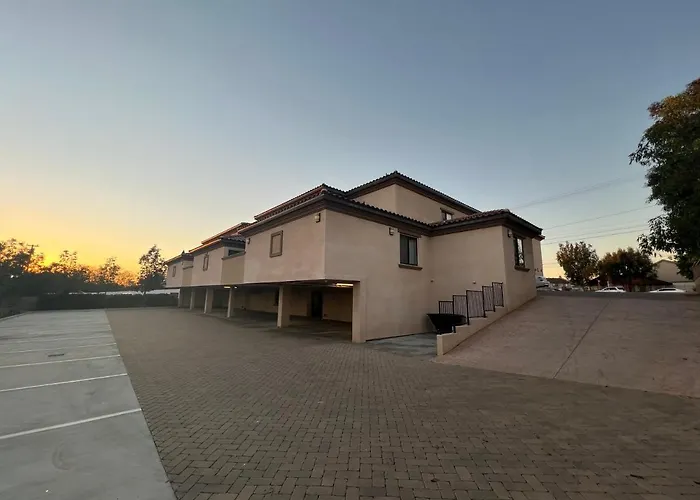 Aspire Inn & Suites Orange